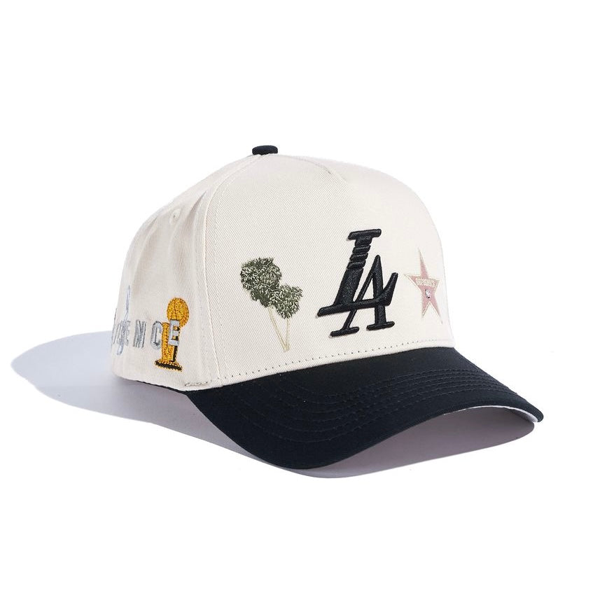 Reference cali snapback in cream and black