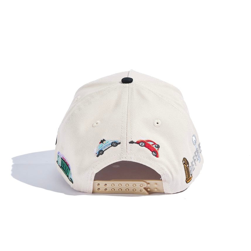 Reference cali snapback in cream and black