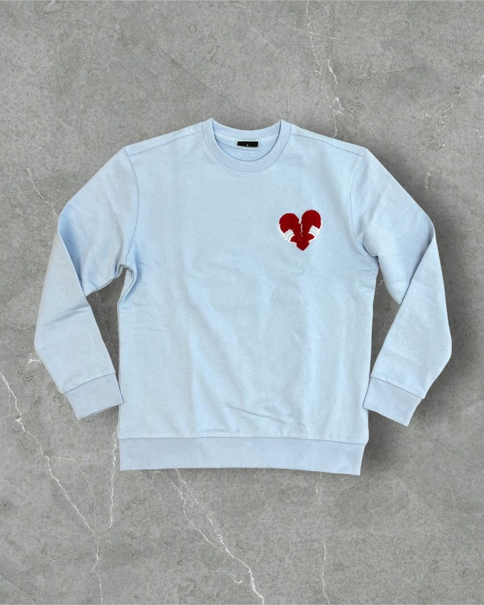 heart club crewneck in light blue b brand reelistik