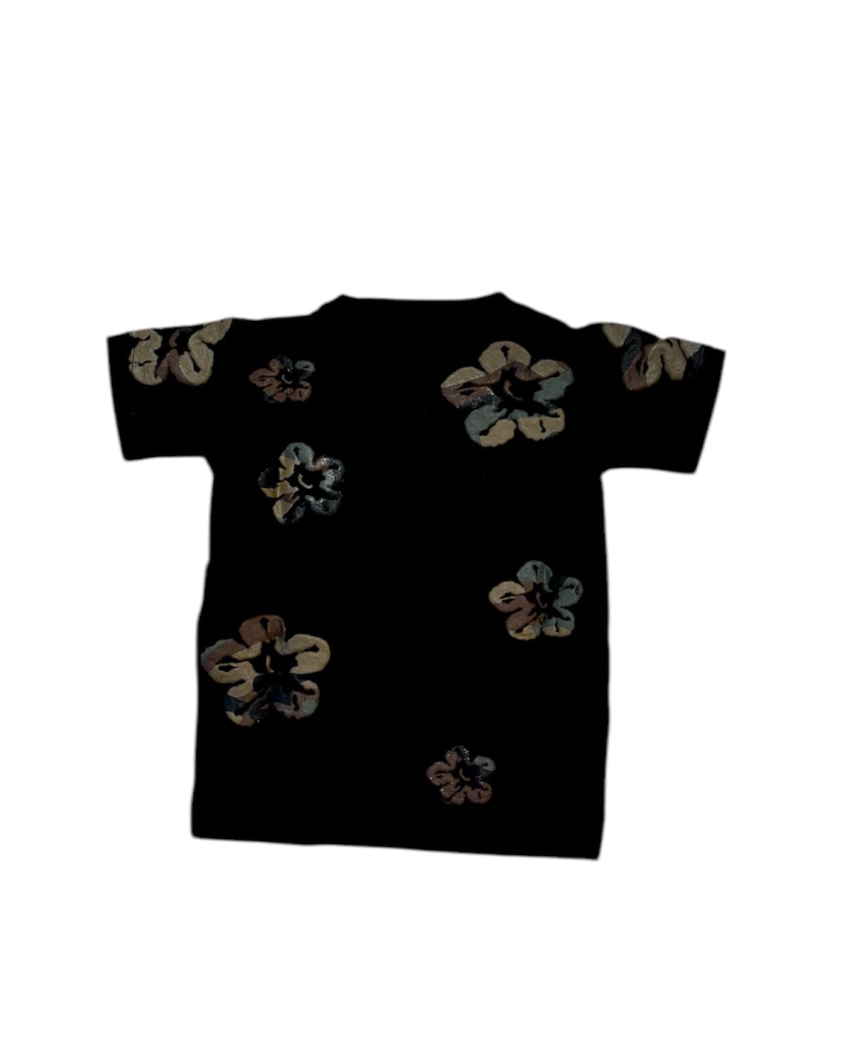Junior’s Camo Flower Tee In Black Color