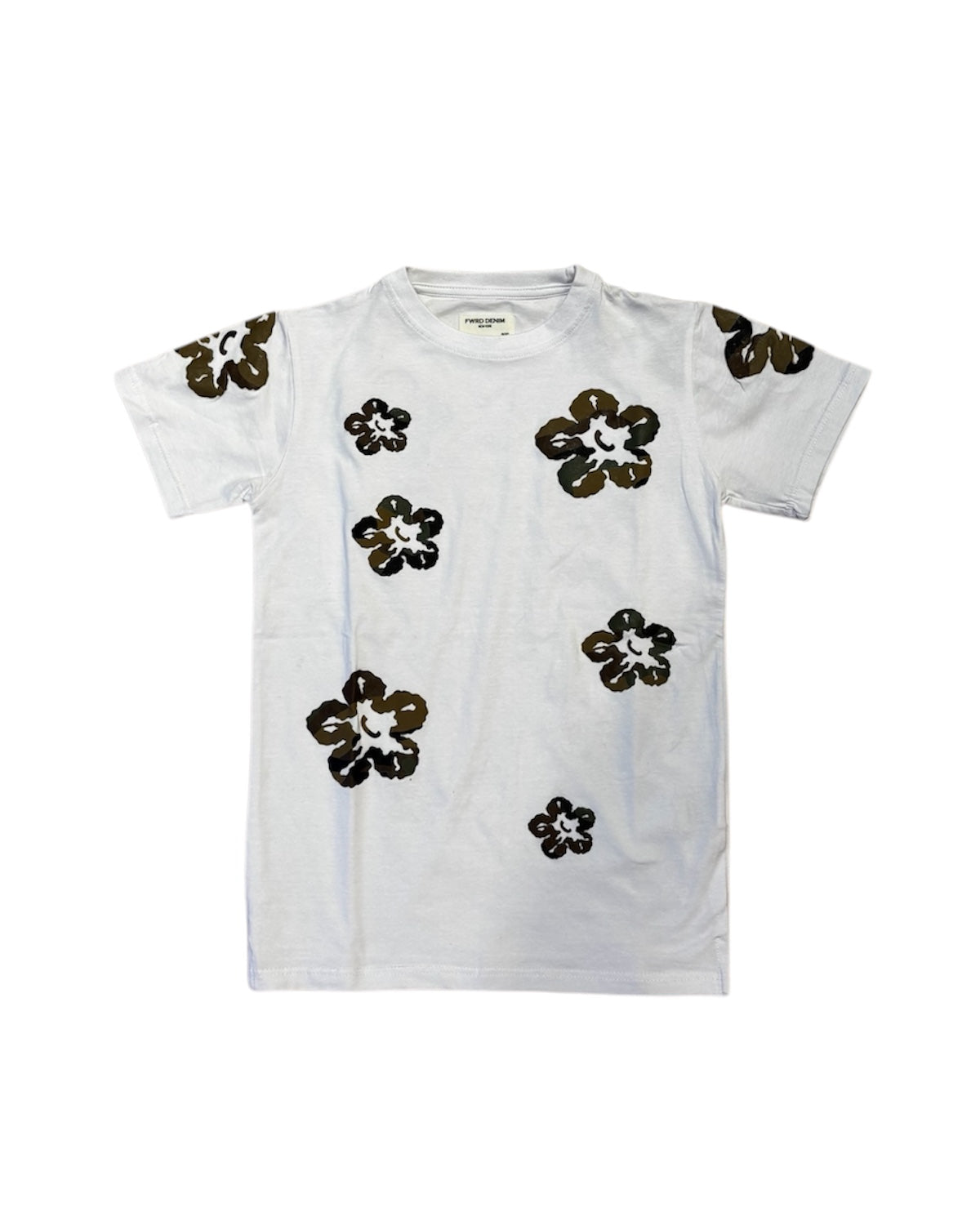 Junior’s Camo Flower Tee White Color