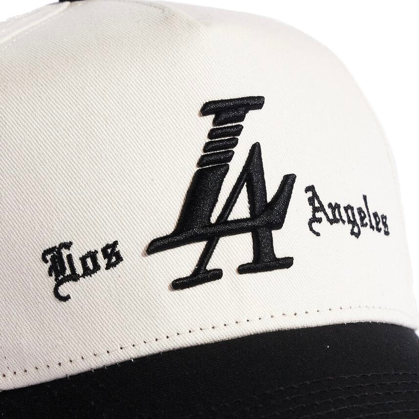 Reference LA Vida snapback in cream and black