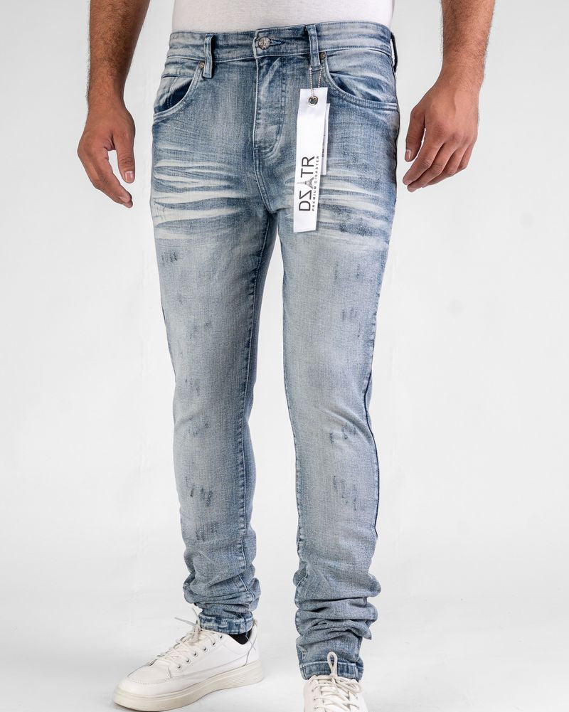 Light Distress Super Stretch Skinny Jeans 520