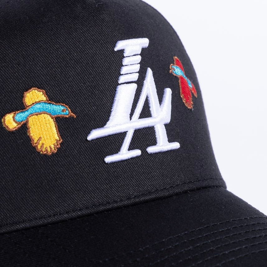Reference paradise LA birds snapback in black