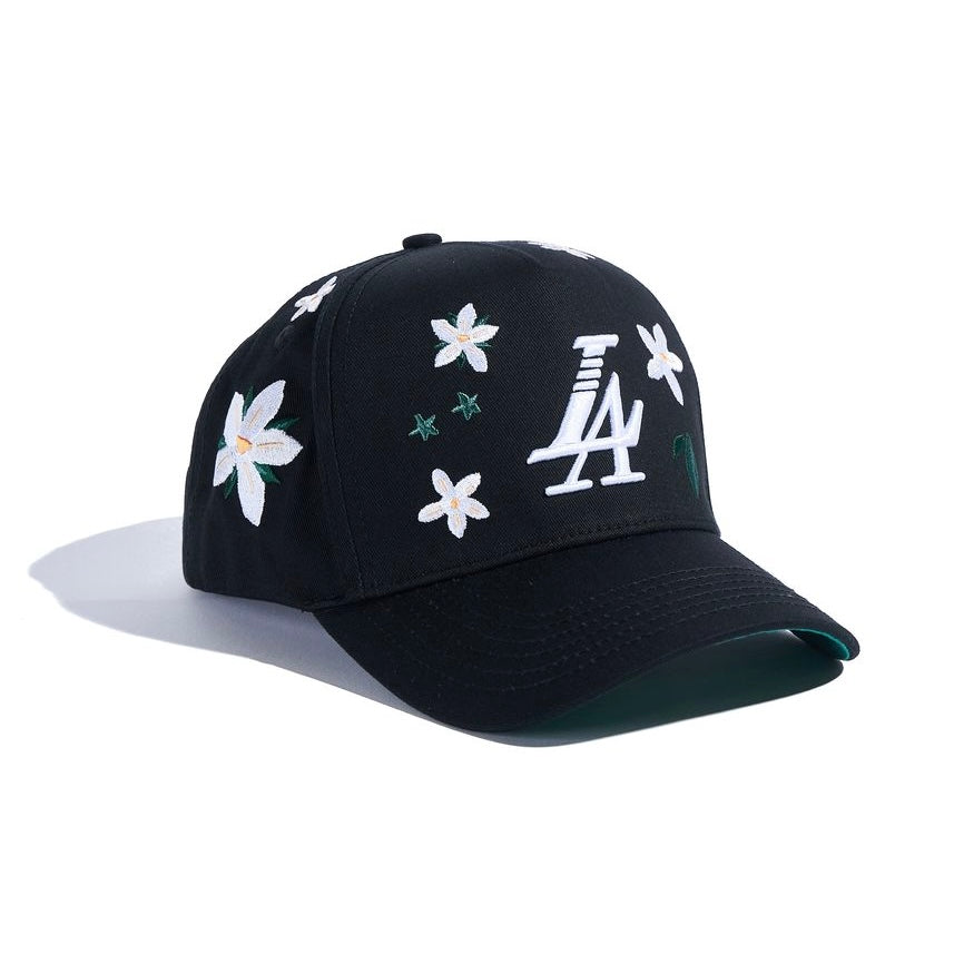 Reference paradise LA floral snapback in black