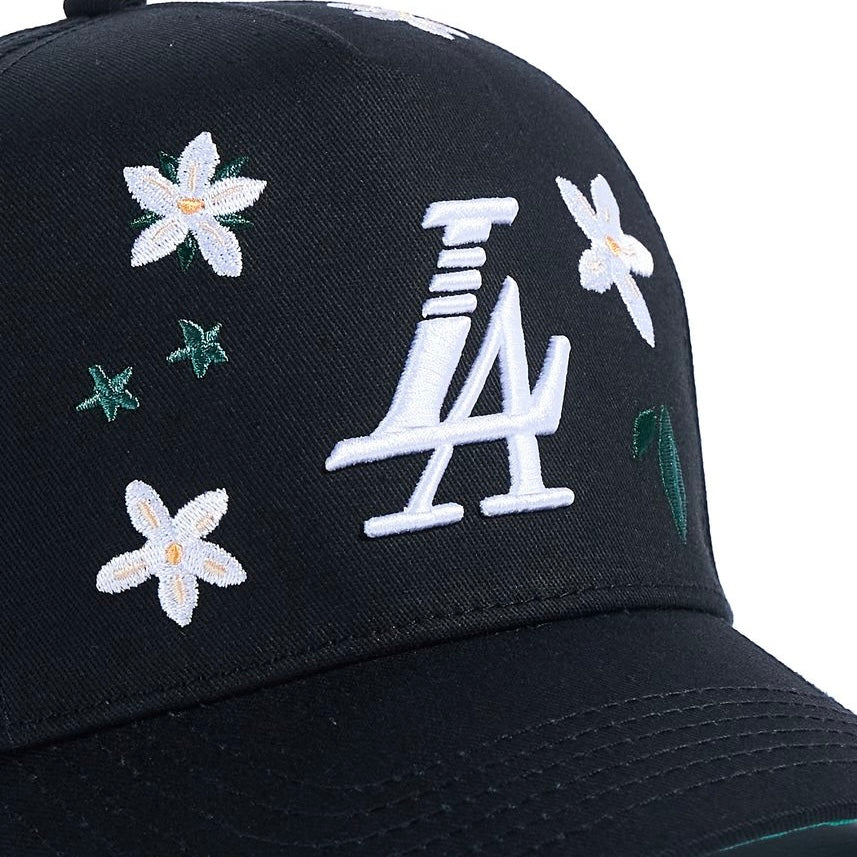 Reference paradise LA floral snapback in black