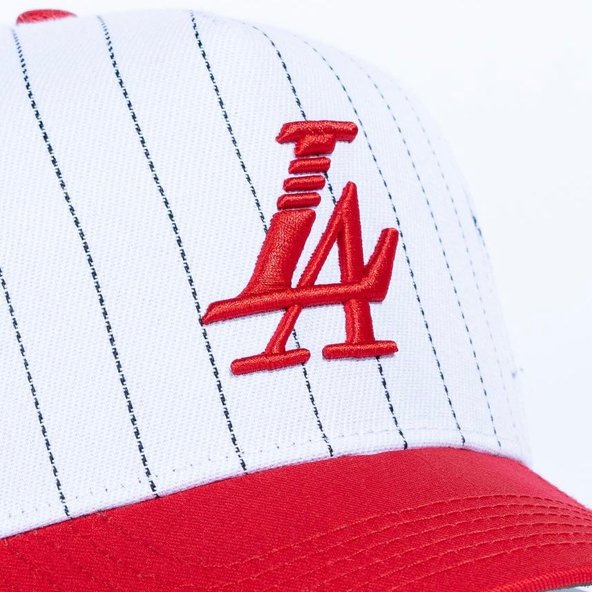 Reference paradise LA SnapBack in white and red
