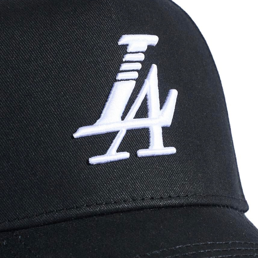 Reference paradise LA SnapBack in black