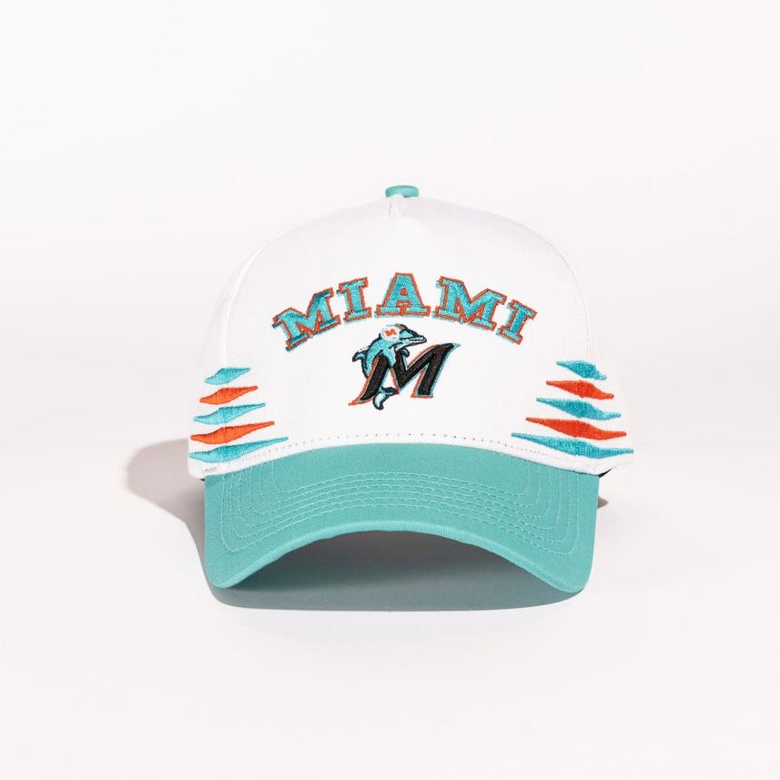 Reference vintage miami snapback in white