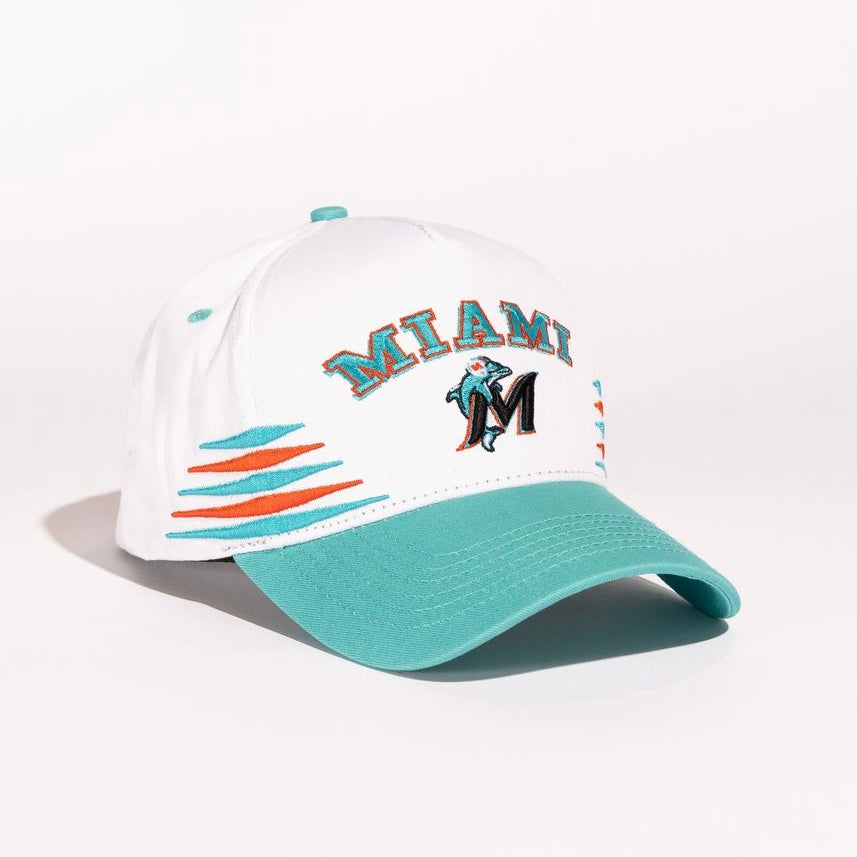 Reference vintage miami snapback in white