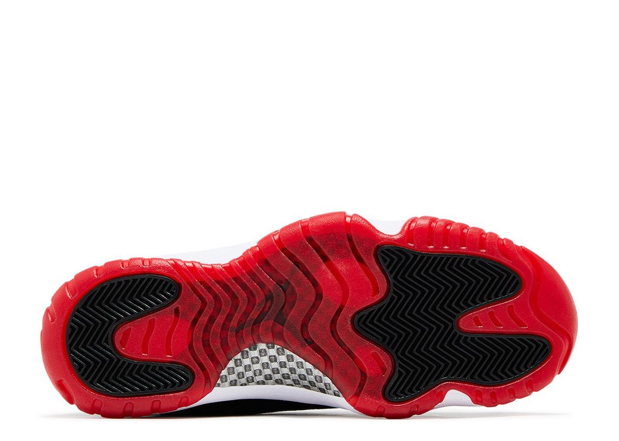 Jordan Retro 11's Bred Velvet (WMNS)