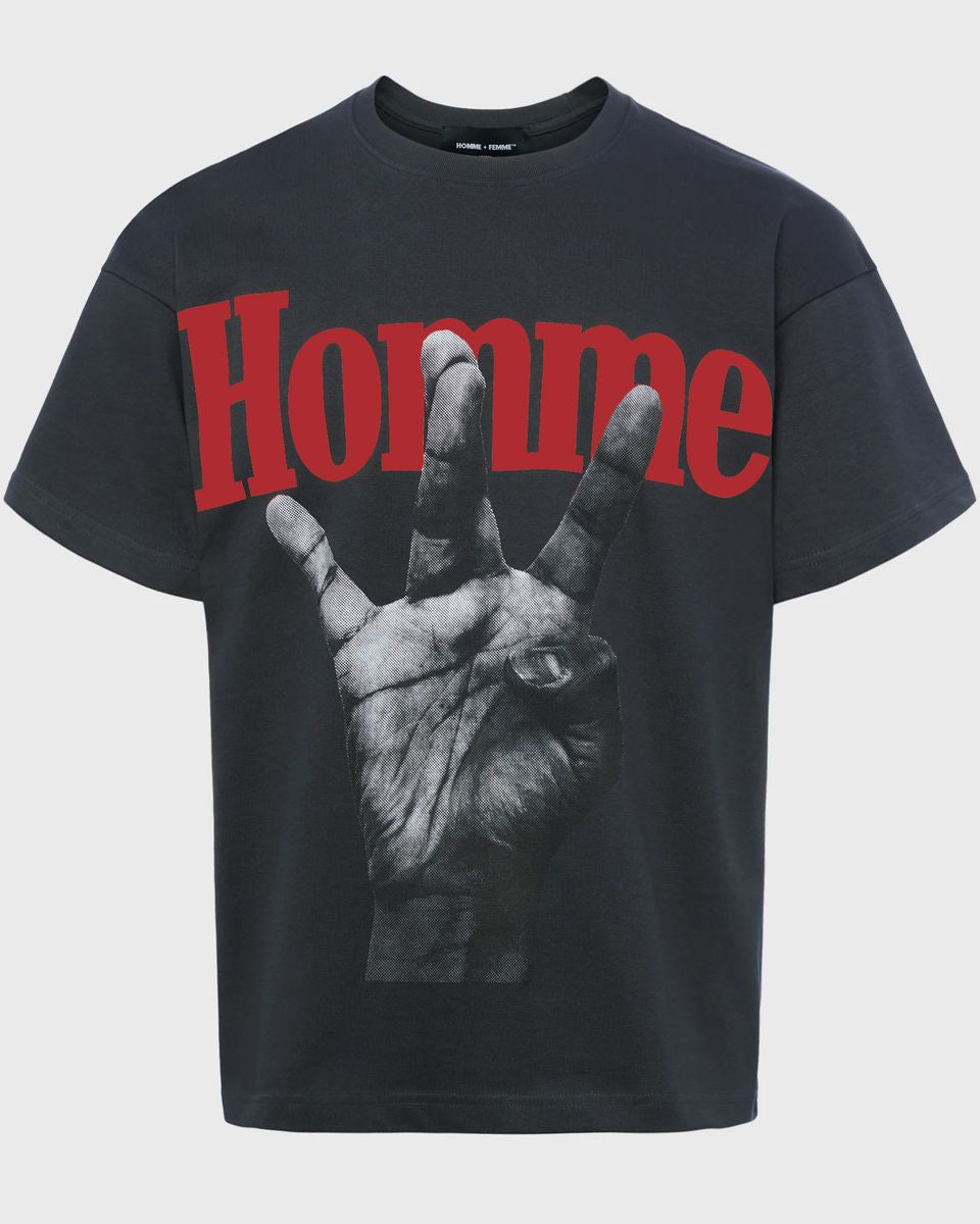 homme femme twisted fingers tee in black with red