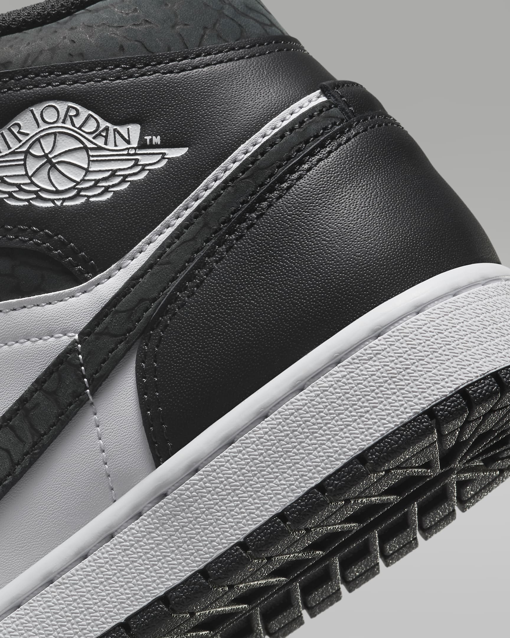 Jordan Retro 1’s Mid Panda Elephant Men