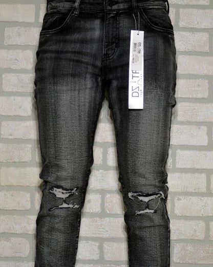 Knee Ripped Stretched Jean