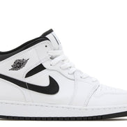 Jordan Retro 1’s Mid White Black (GS)