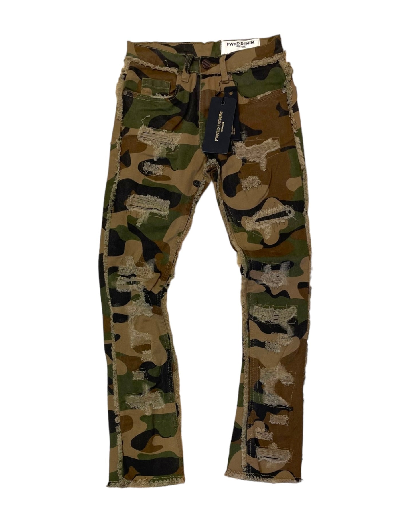 front view of junior boys distressed woodland camo stack pants. 