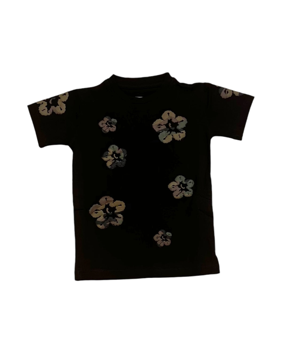 Junior’s Camo Flower Tee