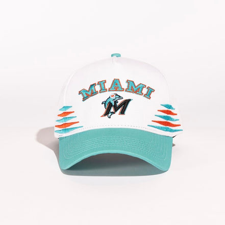 Reference vintage miami snapback in white 